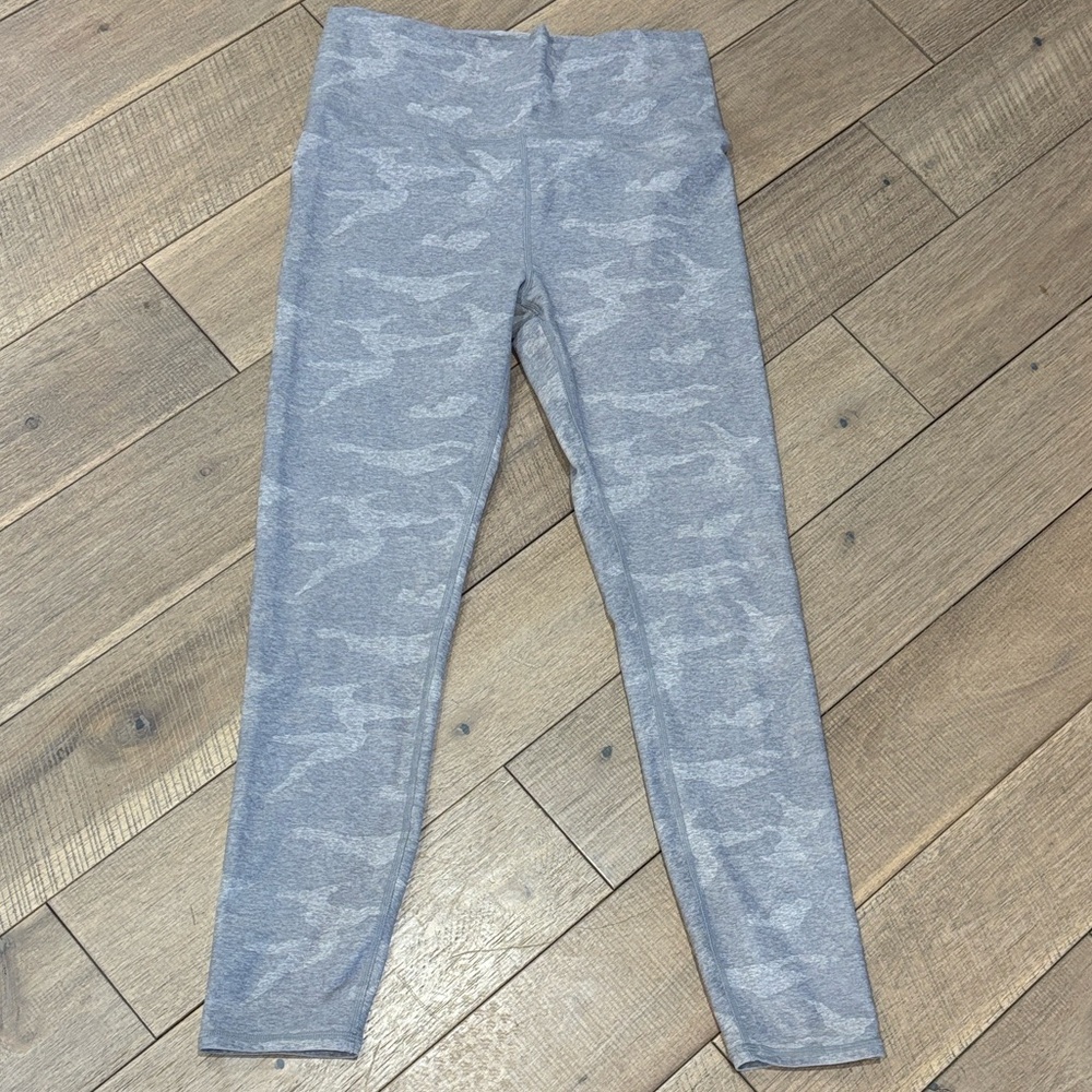 Vuori Women's Light Gray Camo Leggings